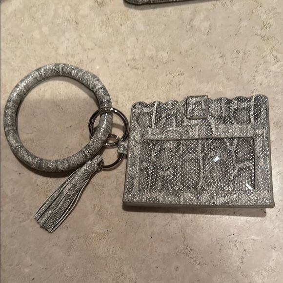 Simply Southern Gray Key Card Holder Wristlet and Coin Purse never used - Picture 7 of 7